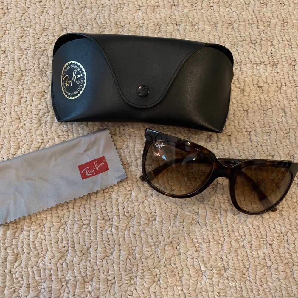 100% Authentic Ray-Ban Tortoise Cat Sunglasses